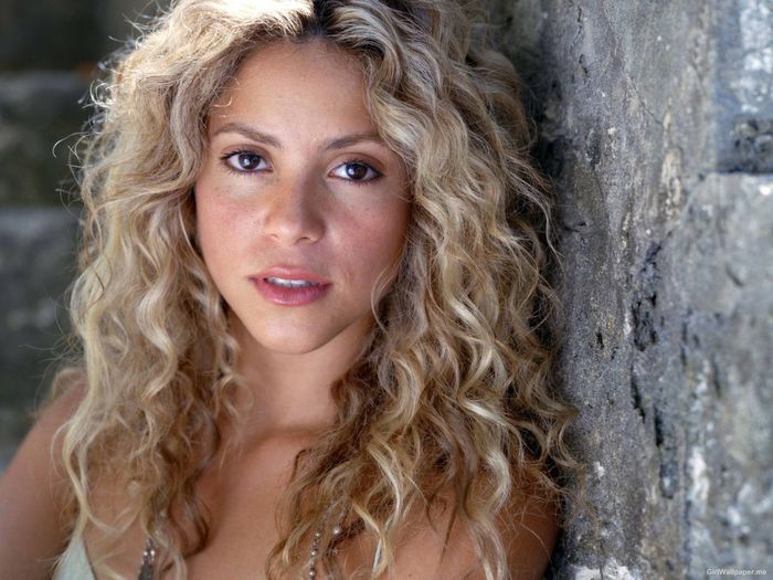 Shakira - Vedete fara machiaj