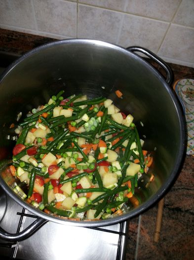 primul pas ciorba minestrone cu verdure