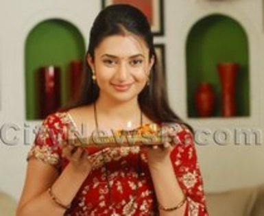 XVYSYSWVNFRDIIWMFOD - Divyanka Tripathi