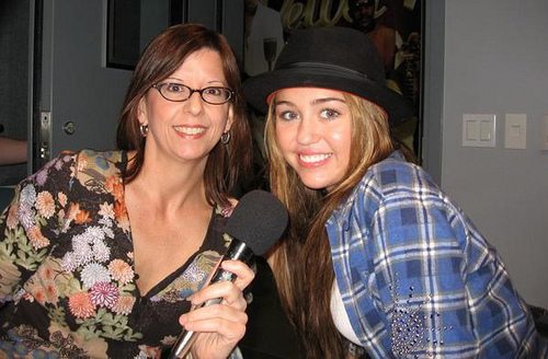 Miley-Rare-miley-cyrus-8770728-500-328 - Miley Cyrus