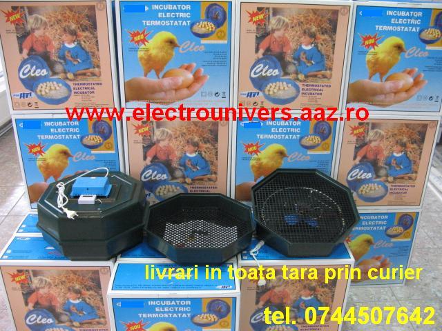 incubatoare oua www.electrounivers.com; Comanda incubatoare electrice in tara la 0744507642. Incubator de oua cu termometru electronic CLEO.
