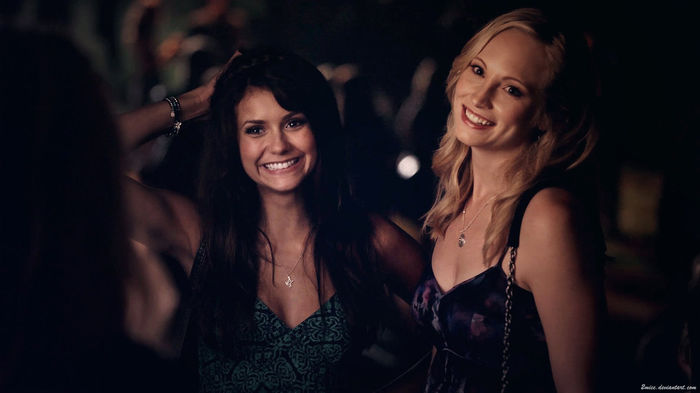 nina_dobrev_with_candice_accola_tvd_s5_by_2micc-d6rvjxi