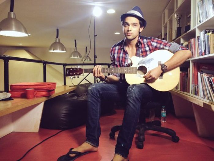 Cbk-oB-UMAAQRXW - Parth Samthaan