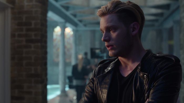 Shadowhunters (38) - Shadowhunters