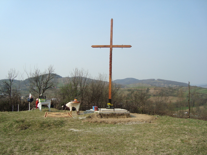 DSC00746; crucea de lemn de la scariga
