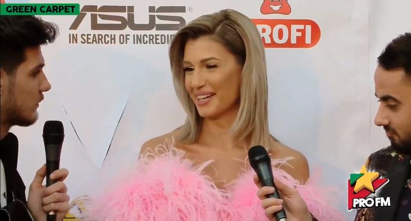 bandicam 2017-10-03 17-20-53-025 - 01 Alina green carpet