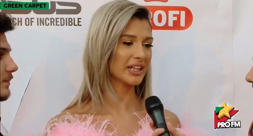 bandicam 2017-10-03 17-21-12-598 - 01 Alina green carpet