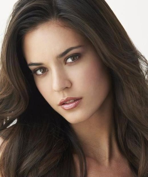 Odette Annable - Supergirl