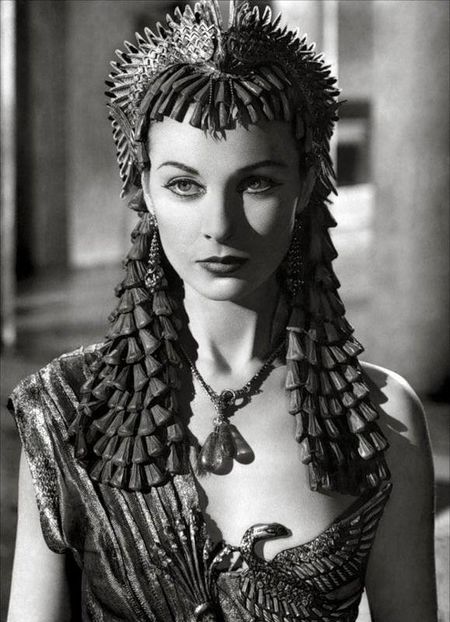 vivien-leigh-as-cleopatra - CELE MAI FRUMOASE-DRĂGUȚE VEDETE FEMEI ȘI FEMEI NORMALE DIN VECHI TIMPURI PÂNĂ ÎN ZILELE NOASTRE