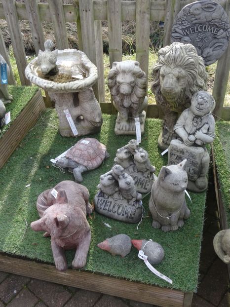 statuete gradina 6 - 2019 februarie - Trentham Garden Center Stoke on Trent