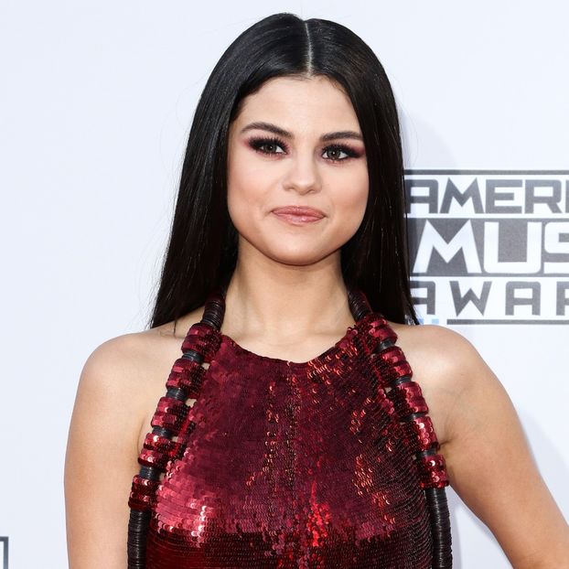  - SELENA GOMEZ LA AMERICAN MUSIC AWARDS 2015 RED CARPET