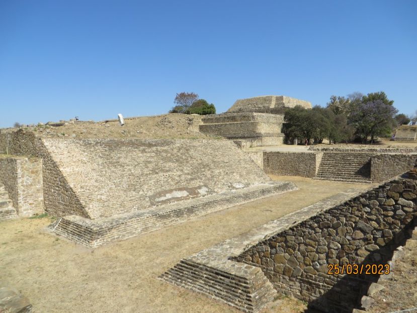  - 4 Monte Alban - Mitla