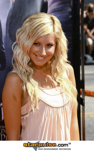 Ashley%20Tisdale-CSH-024757