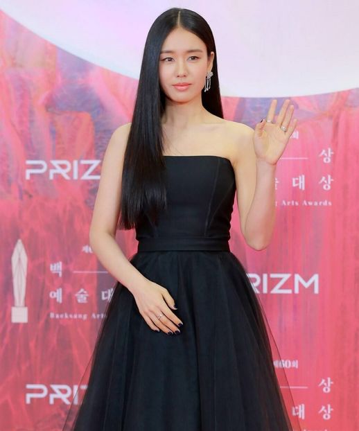 Ahn Eun-jin - x-x-60th Baeksang Arts Awards 2024