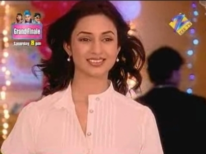 2wn6x52 - Divyanka Tripathi