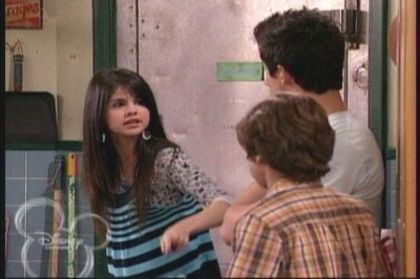 2-10-Baby-Cupid-Screencap-selena-gomez-7393336-400-266 - Album pt demiselenaandnicolefan