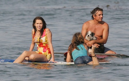 miley-cyrus-beach - Aici va arat cat de mult o iubesk pe miley