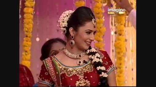 12588299_ZCOYLEDMP - Divyanka Tripathi