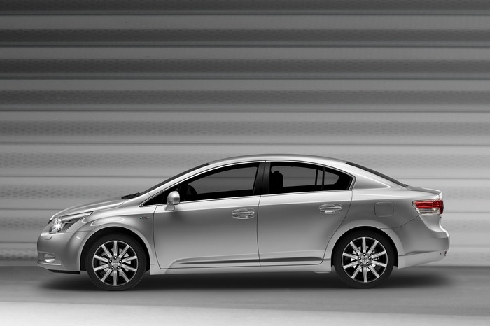 toyota-avensis-oficiales-34 - Prototipuri de masini