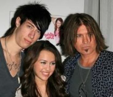 12887326_YUVSCCCZT - 0-poze rare miley selena ashley si demi-0