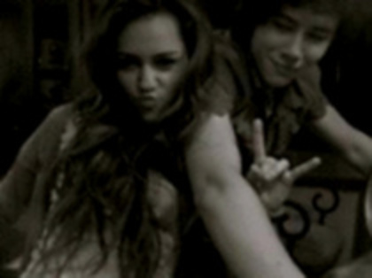 11238254_MSXAGYJNA - 0-poze rare miley selena ashley si demi-0