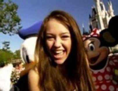 11233565_JCVPGMHXQ - 0-poze rare miley selena ashley si demi-0