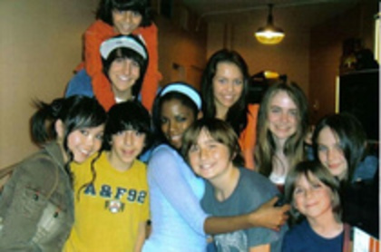 KPMGOIQBMTMQTMRMDVN - 0-poze rare miley selena ashley si demi-0