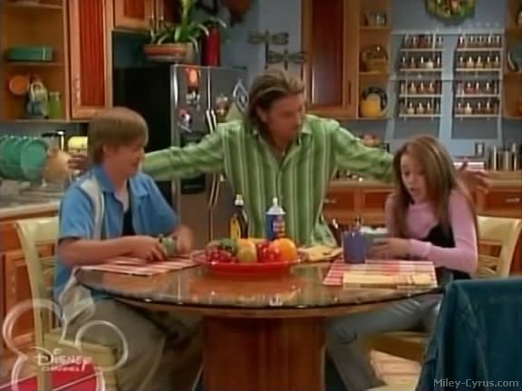 miley-cyrus_dot_com-hannahmontana-ep1caps520