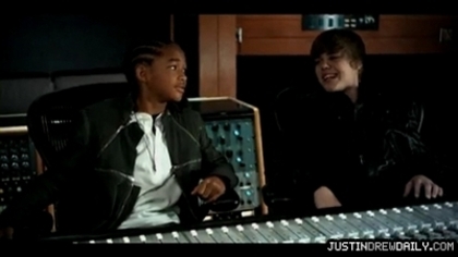 normal_Justin-Bieber-Never-Say-Never-ft-Jaden-Smith%5Bwww_savevid_com%5D_mp4_000053250