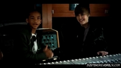 normal_Justin-Bieber-Never-Say-Never-ft-Jaden-Smith%5Bwww_savevid_com%5D_mp4_000122833