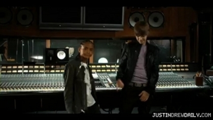 normal_Justin-Bieber-Never-Say-Never-ft-Jaden-Smith%5Bwww_savevid_com%5D_mp4_000198750