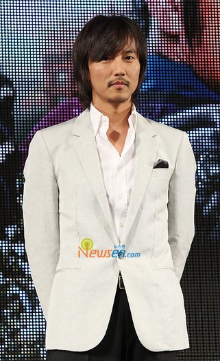 200911192040251001_1 - a---kim nam gil---a