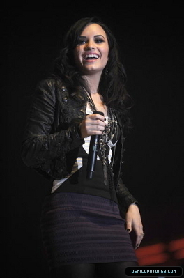 normal_097 - Demi Lovato 02-11-10 Family Volunteers Event at Walt Disney World