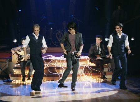 jonas-brothers-dancing-with-the-stars-2 - Jonas Brothers