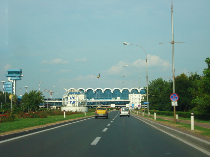 SPRE AEROPORT,SOSESTE TATA! - CRACIUN IN AUGUST