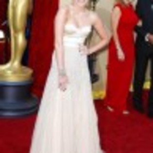 miley-cyrus-2010-oscars-red-carpet-photos-97x97