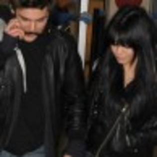 zac-efron-vanessa-hudgens-lax-09-520x6751-97x97