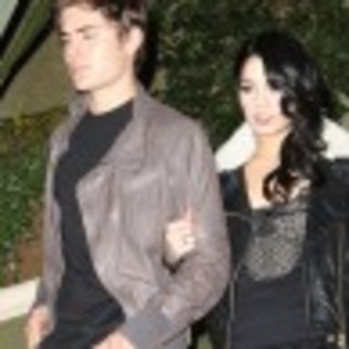 vanessa-hudgens-zac-efron-petrecere-4-97x97