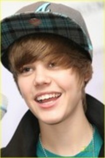 BYFEZLCNLBUPHQCTQXN - justin bieber