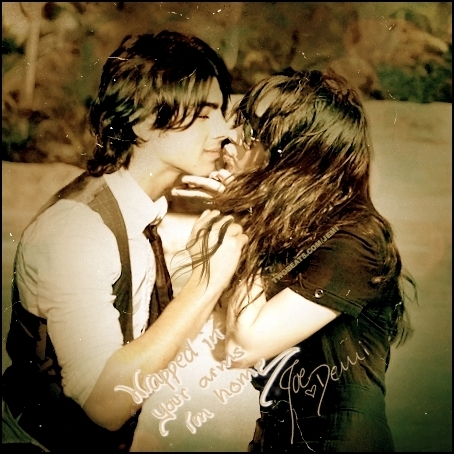 Jemi-Photoshopped-jemi-8674265-454-454 - jonas brothers