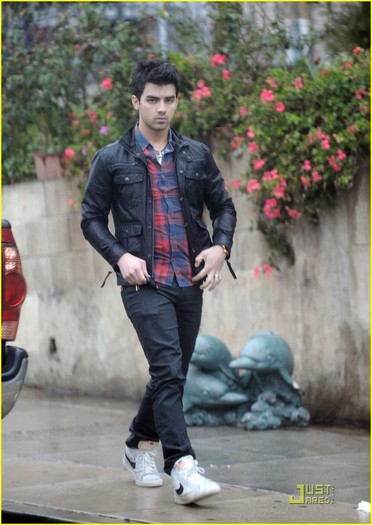 joe-jonas-washington-special-olympics-03 - jonas brothers