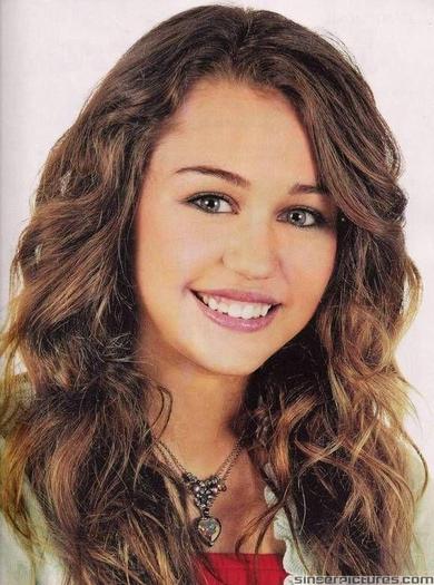  - 0 A MILEY CYRUS POZE EXTREM DE RARE A 0