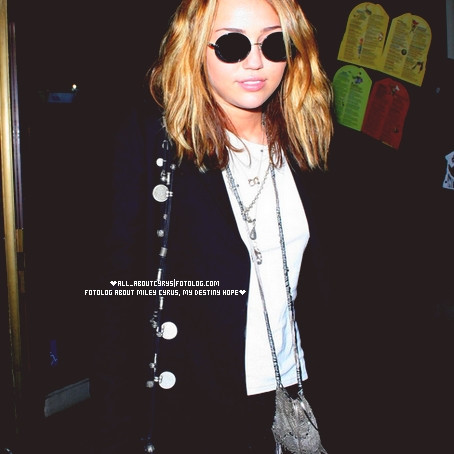 1285968369555_f - Pozele Mele Preferate q Miley Ray Cyrus-00