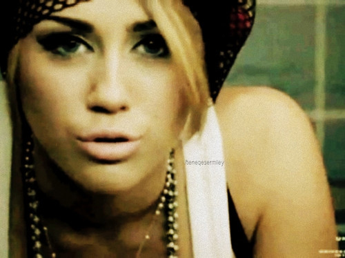 1286564838409_f - Pozele Mele Preferate q Miley Ray Cyrus-00