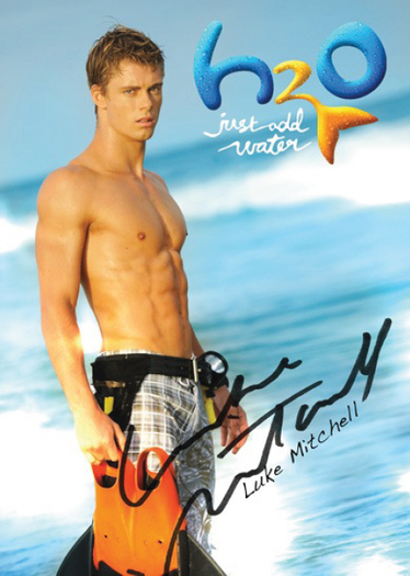 luke-mitchell-signature-h2o-just-add-water-8550642-444-6233