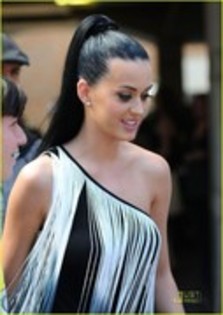 23699205_VTOEZWIPM - 0-0katy perry