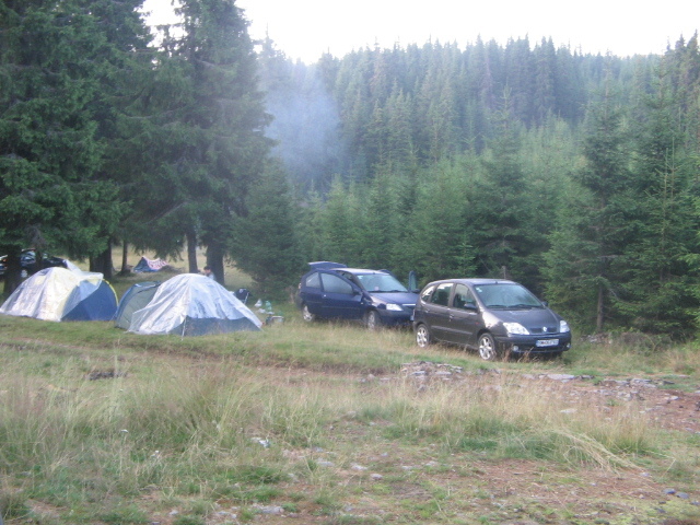 IMG_2870; Campare înainte de Obârşia Lotrului
