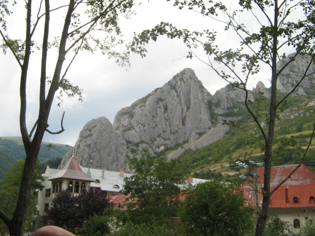 IMG_1253; Mănăstirea Râmeţului unde ne-am întors cu altă ocazie.
