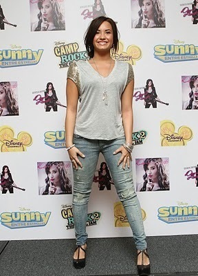 23751293_MUFIRQFQB - Demi Lovato