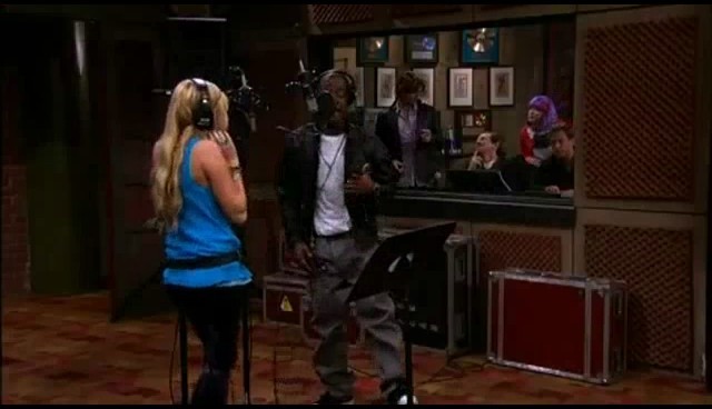  - x Hannah Montana ft Iyaz - Gonna Get This - Screen captures 2010